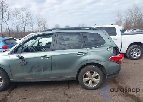 2015 Subaru Forester 2.5I Premium z USA, uszkodzony, nr VIN JF2SJADC8FH456534
